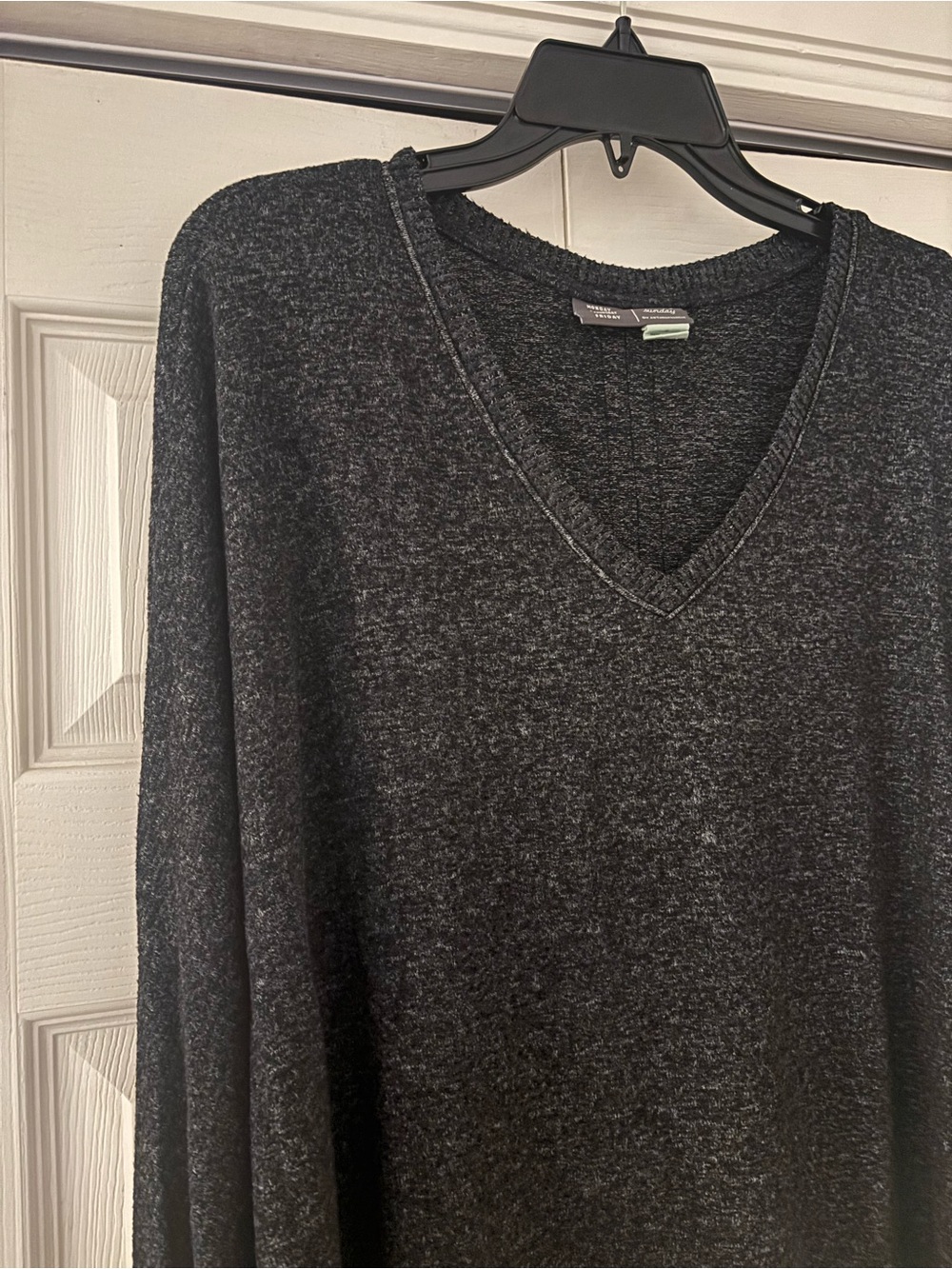 ANTHROPOLOGIE Charcoal Gray V-Neck Dolan Sleeve Sweater - Picture 6 of 12